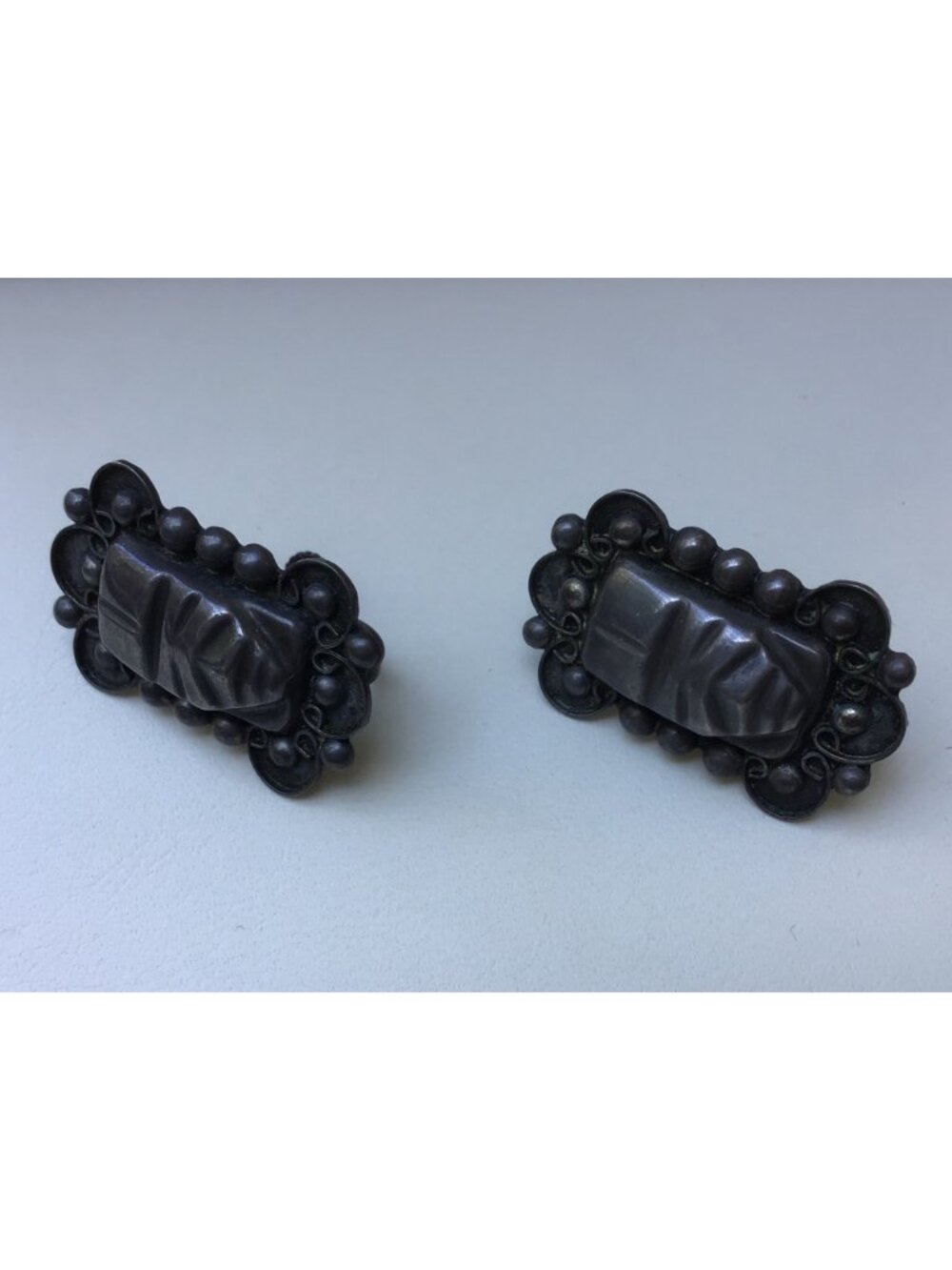 Vintage Mexican Sterling Silver Clip-On Earrings With Carved Tribal Mask Design - Picture 4 of 7